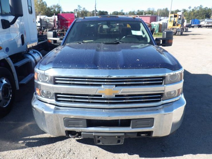 2021-chevrolet-2500-image-2