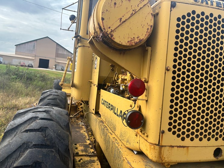 caterpillar-12-image-17