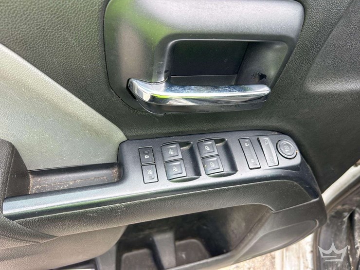 2018-chevrolet-silverado-1500-image-12