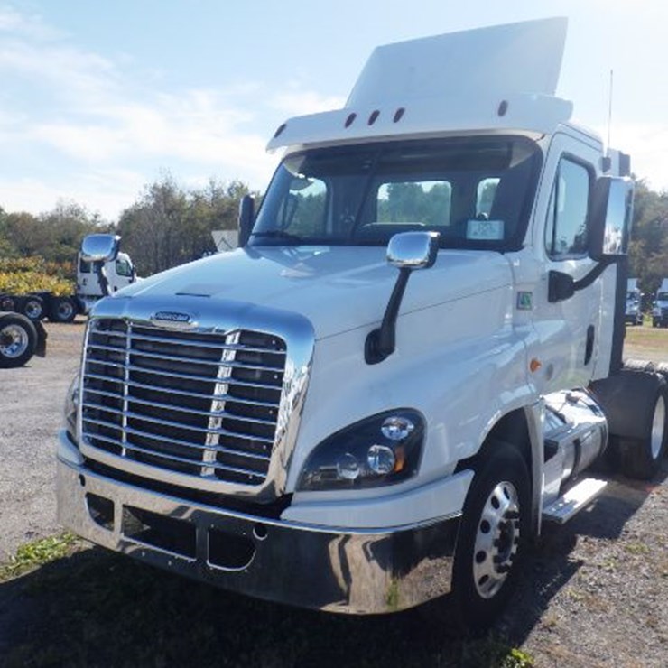 2018 FREIGHTLINER CASCADIA 125