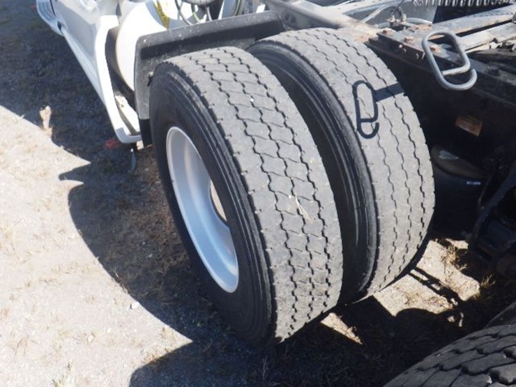 2019-kenworth-t680-image-17