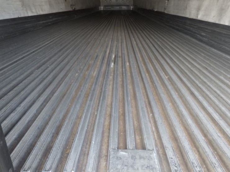 2010-utility-reefer-image-14