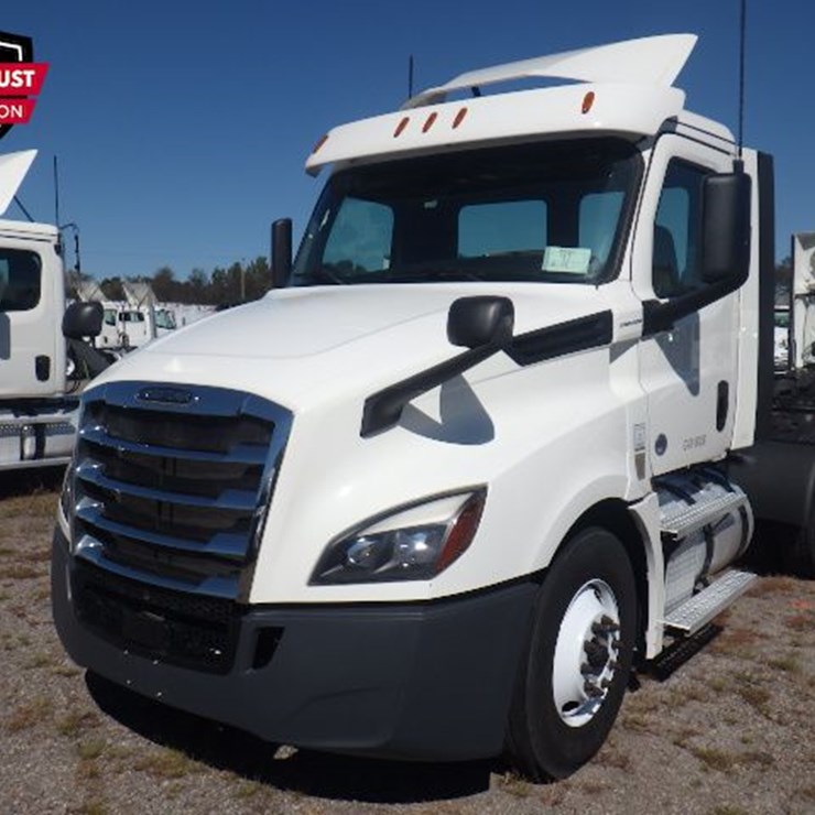 2020 FREIGHTLINER CASCADIA 126