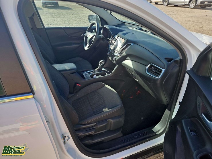 2022-chevrolet-equinox-image-13