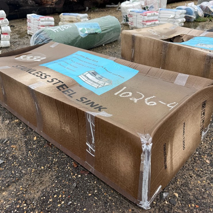#8332 • Appears Unused Stainless steel sink with carton Package