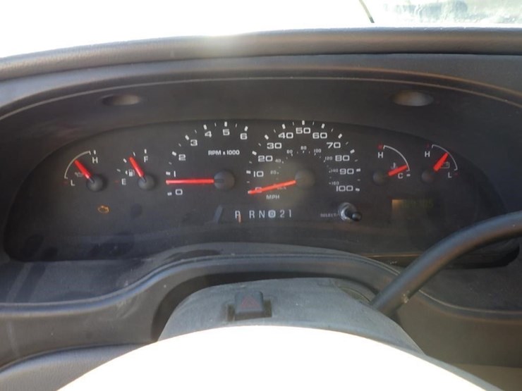 2006-ford-e250-image-26