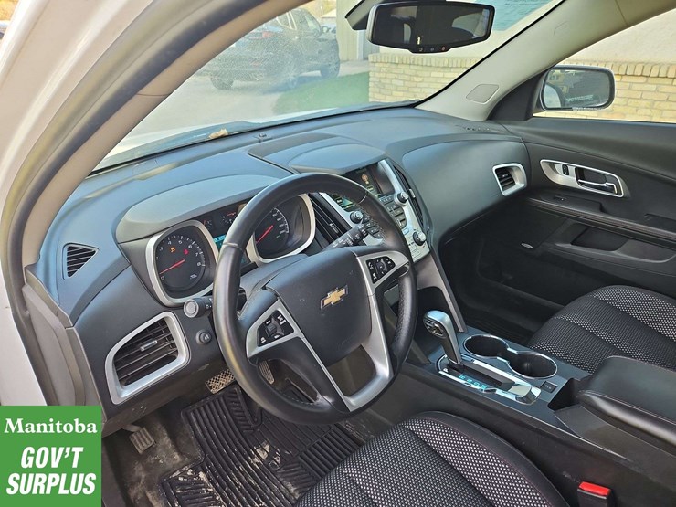 2015-chevrolet-equinox-image-17