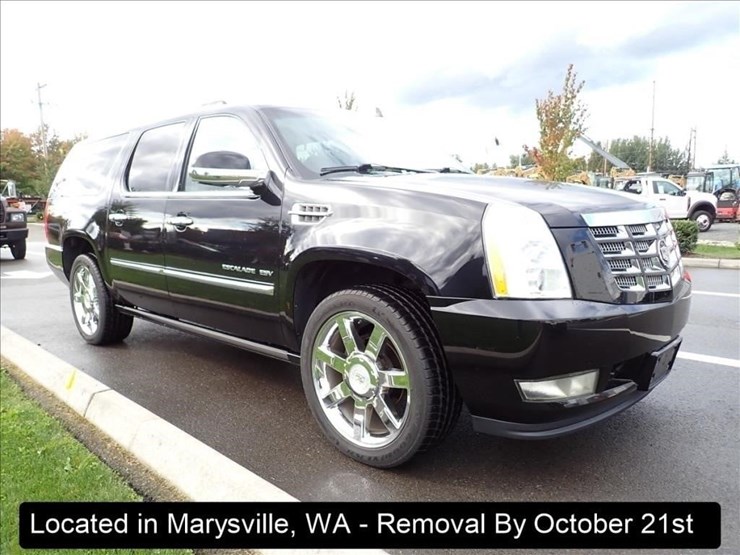 2011-cadillac-escalade-image-26