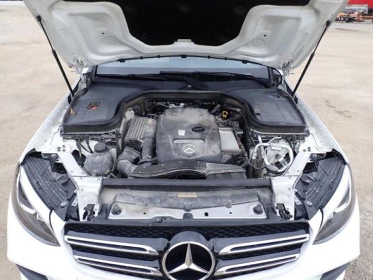 2018-mercedes-benz-glc300-image-34