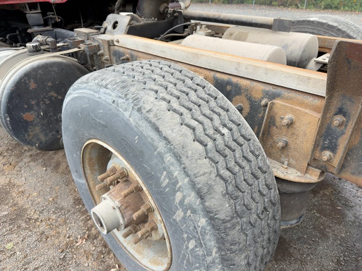 2005-mack-granite-cv713-image-16