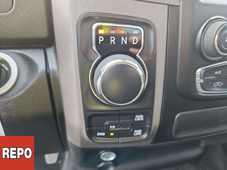 2022-ram-1500-classic-image-11