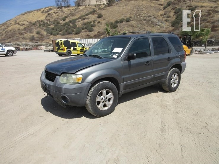 2005-ford-escape-xlt-image-1