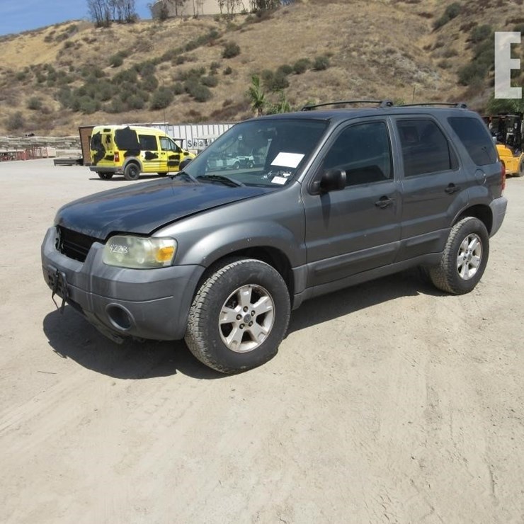 2005 FORD ESCAPE XLT