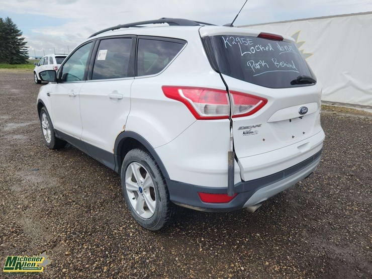 2015-ford-escape-se-image-3