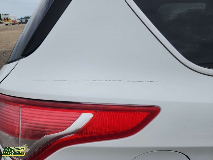 2015-ford-escape-se-image-56