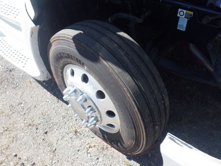 2019-kenworth-t680-image-28
