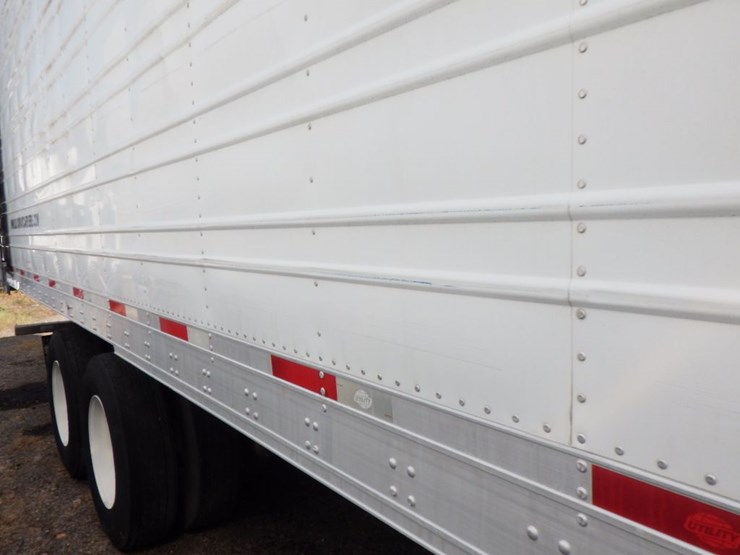 2012-utility-3000r-image-10