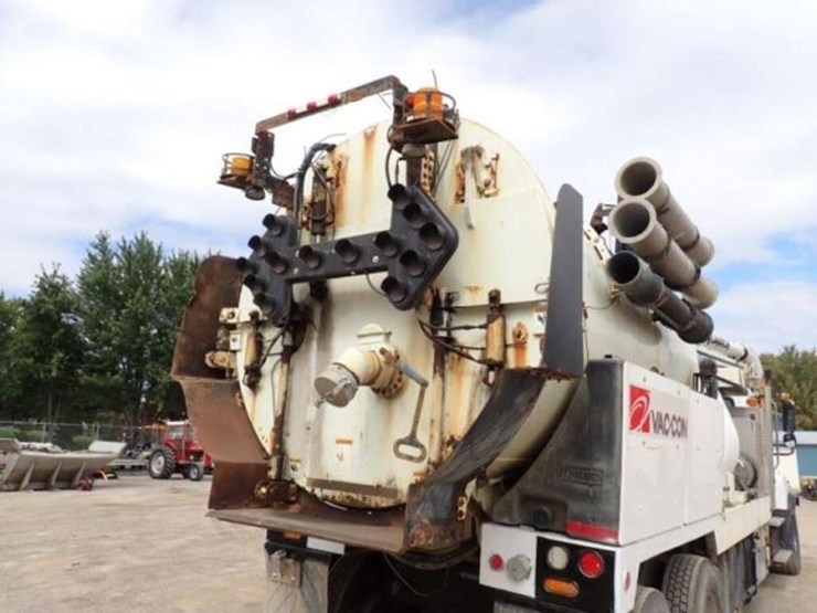 2015-freightliner-114sd-image-62