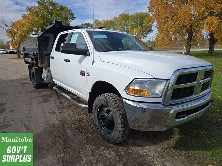 2011-dodge-3500-image-2