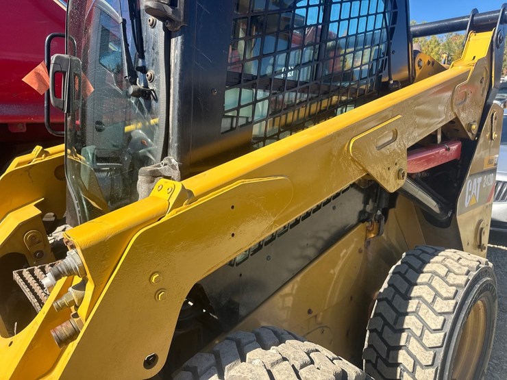 #2879-•-caterpillar-242d-wheeled-skid-steer-image-13