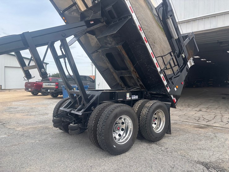 2025-axle-end-dump-image-41