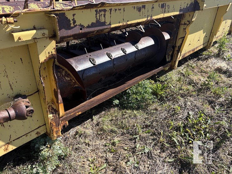 new-holland-960-image-6