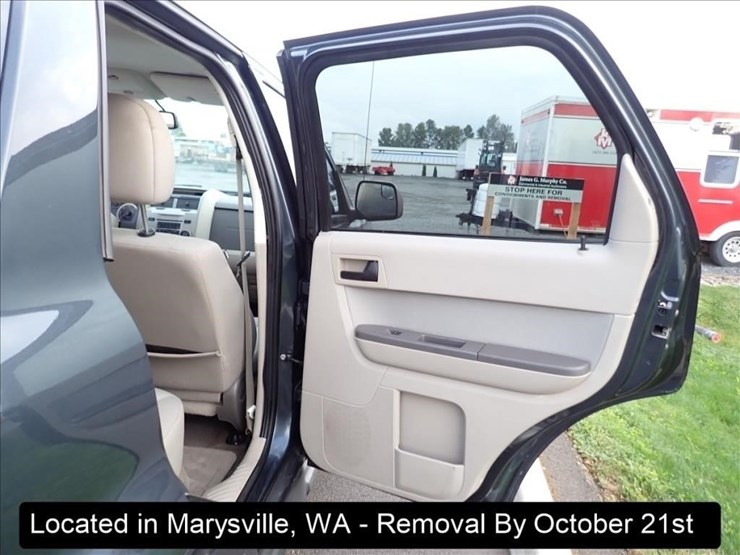 2010-ford-escape-image-22