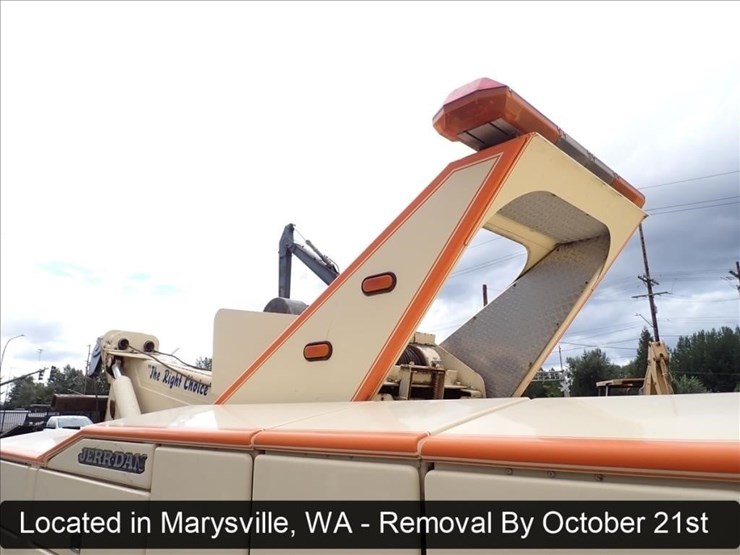 1993-peterbilt-378-image-3