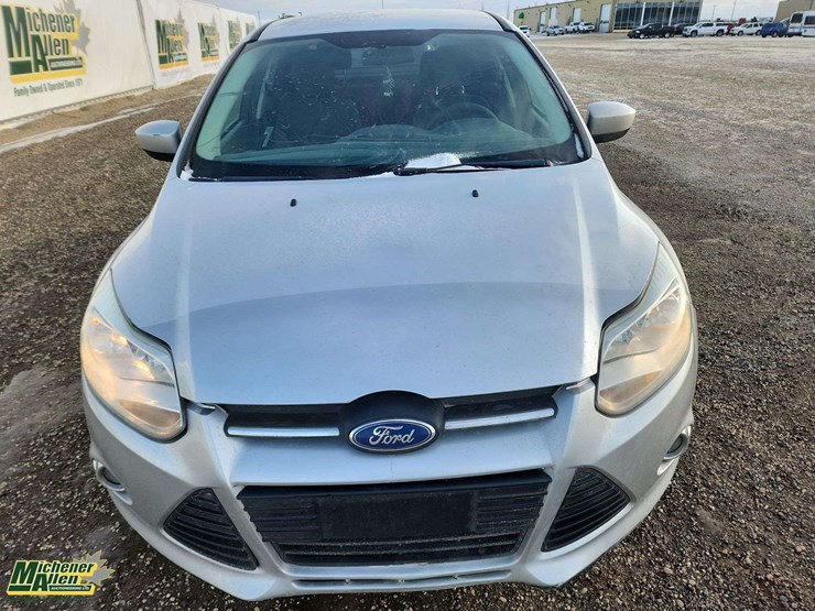2012-ford-focus-se-image-34