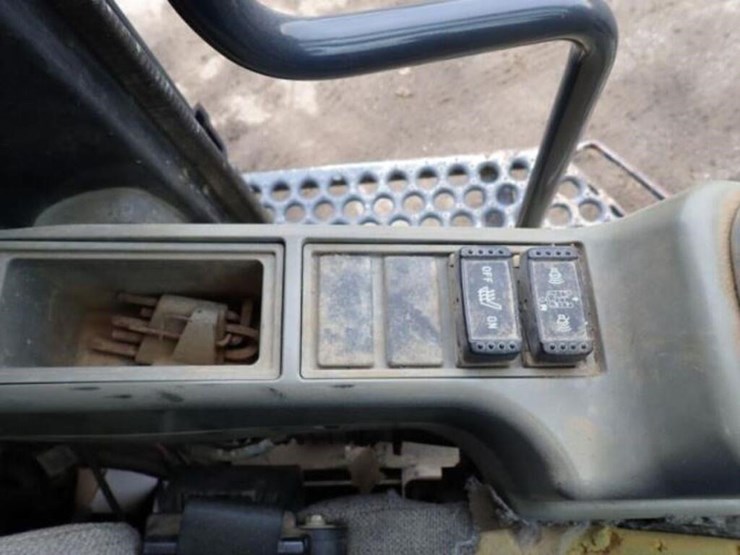 2012-deere-350g-lc-image-16