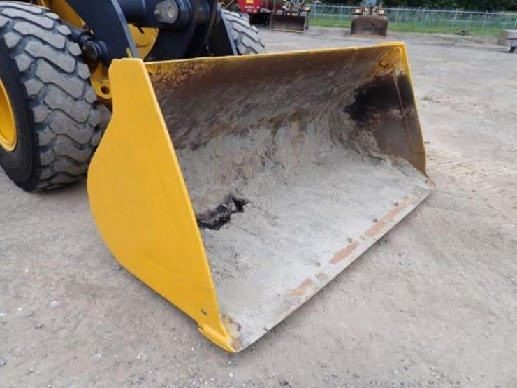 2014-deere-624k-image-31