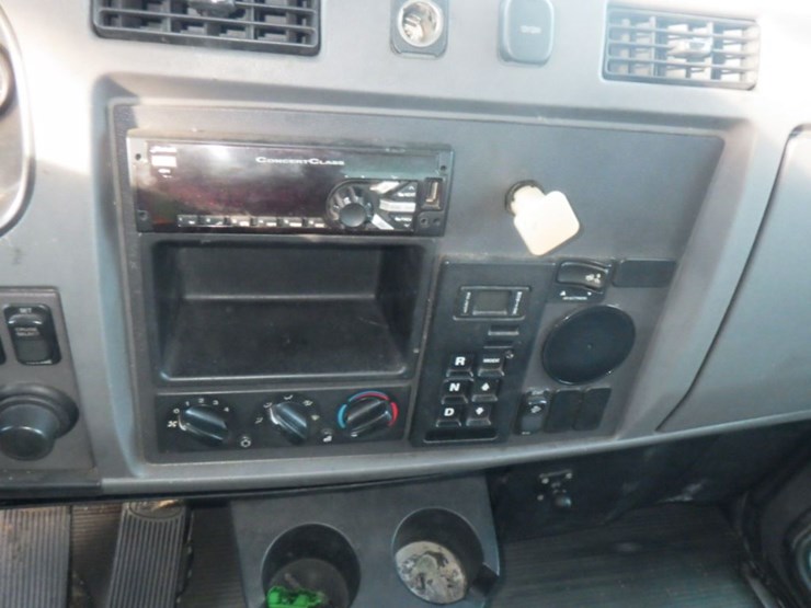 2014-peterbilt-337-image-12