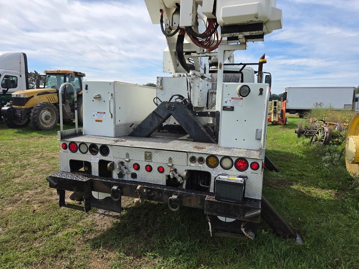 2007-international-durastar-4400-image-17