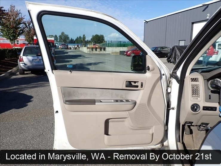 2010-ford-escape-image-12