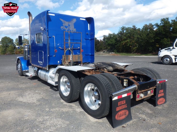 2019-peterbilt-389-image-12