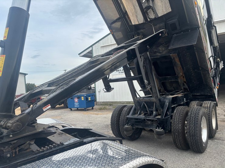 2025-axle-end-dump-image-48