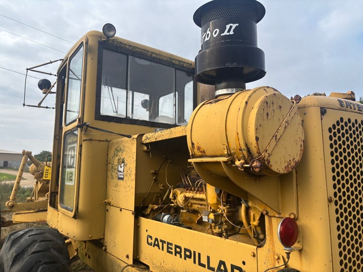 caterpillar-12-image-18