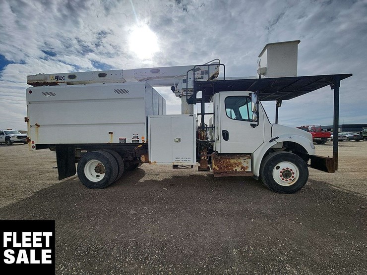 2016-freightliner-m2-106-image-6