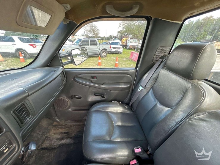 2006-gmc-sierra-2500-image-19