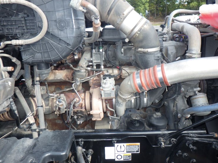 2018-peterbilt-579-image-24