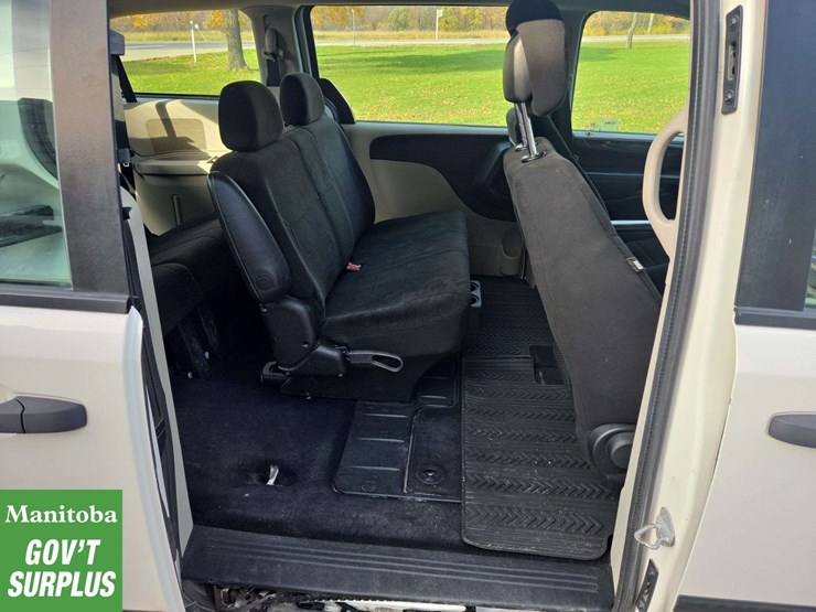 2012-dodge-grand-caravan-image-26