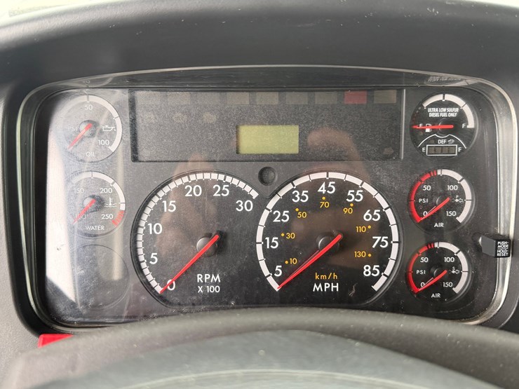 #1666-•-2012-freightliner-moving-box-truck-image-44