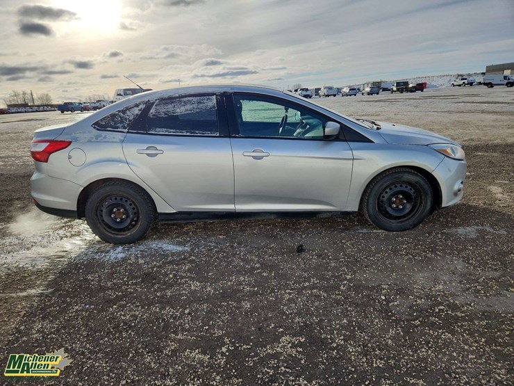 2012-ford-focus-se-image-7