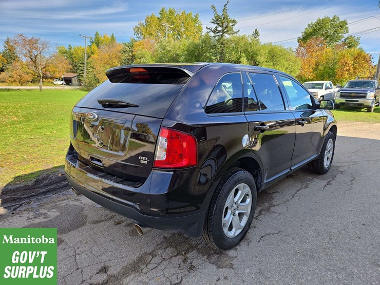 2014-ford-edge-image-3