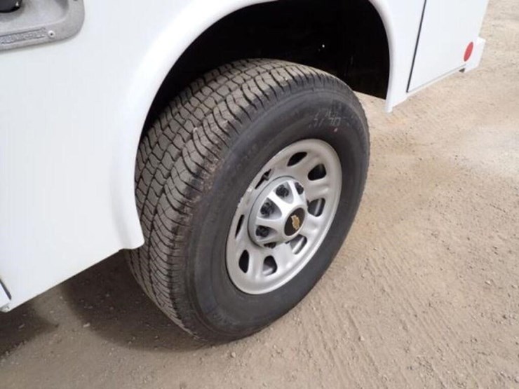 2024-chevrolet-silverado-3500hd-image-39