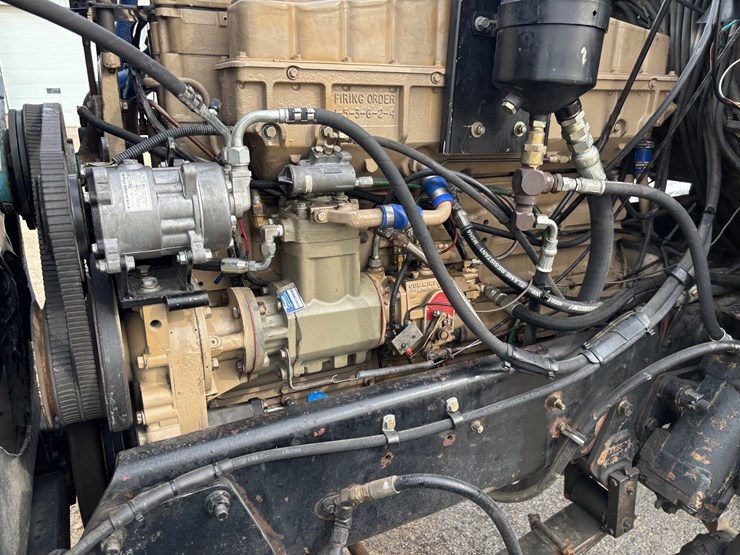 1982-peterbilt-359-image-45