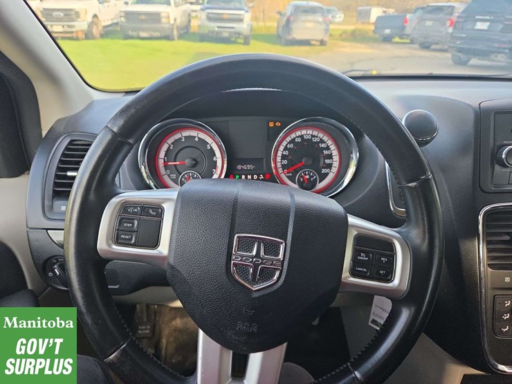 2012-dodge-grand-caravan-image-18
