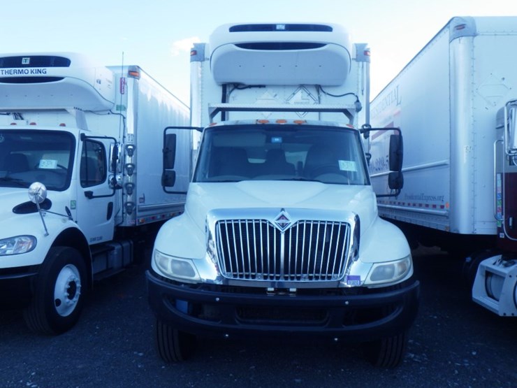 2012-international-durastar-4300-image-2
