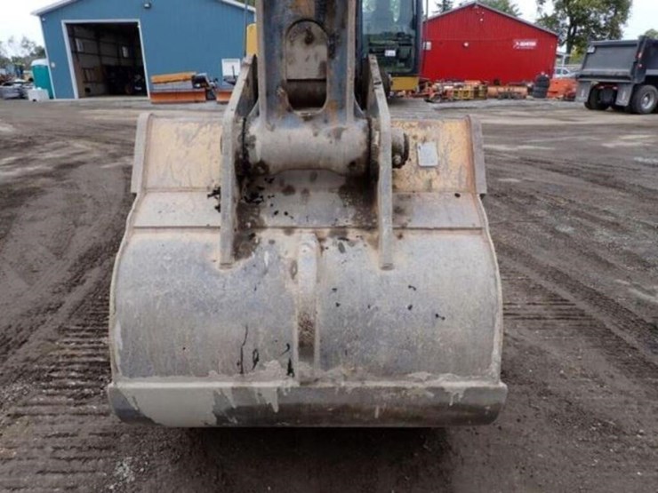 2012-deere-350g-lc-image-23