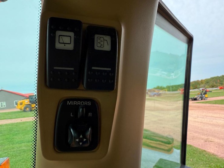 agco-dt240a-image-65